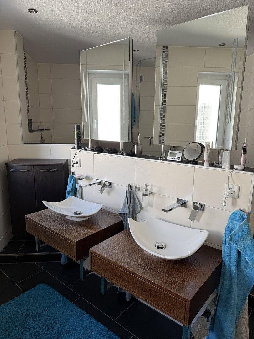 Prodej domu 200 m², pozemek 1.050 m², Feucht, Bavorsko Prodej domu 200 m², pozemek 1.050 m², Feucht, Bavorsko