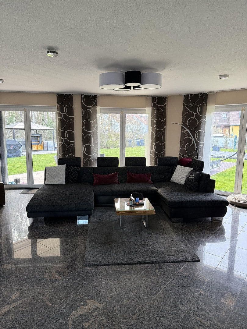 Prodej domu 200 m², pozemek 1.050 m², Feucht, Bavorsko Prodej domu 200 m², pozemek 1.050 m², Feucht, Bavorsko