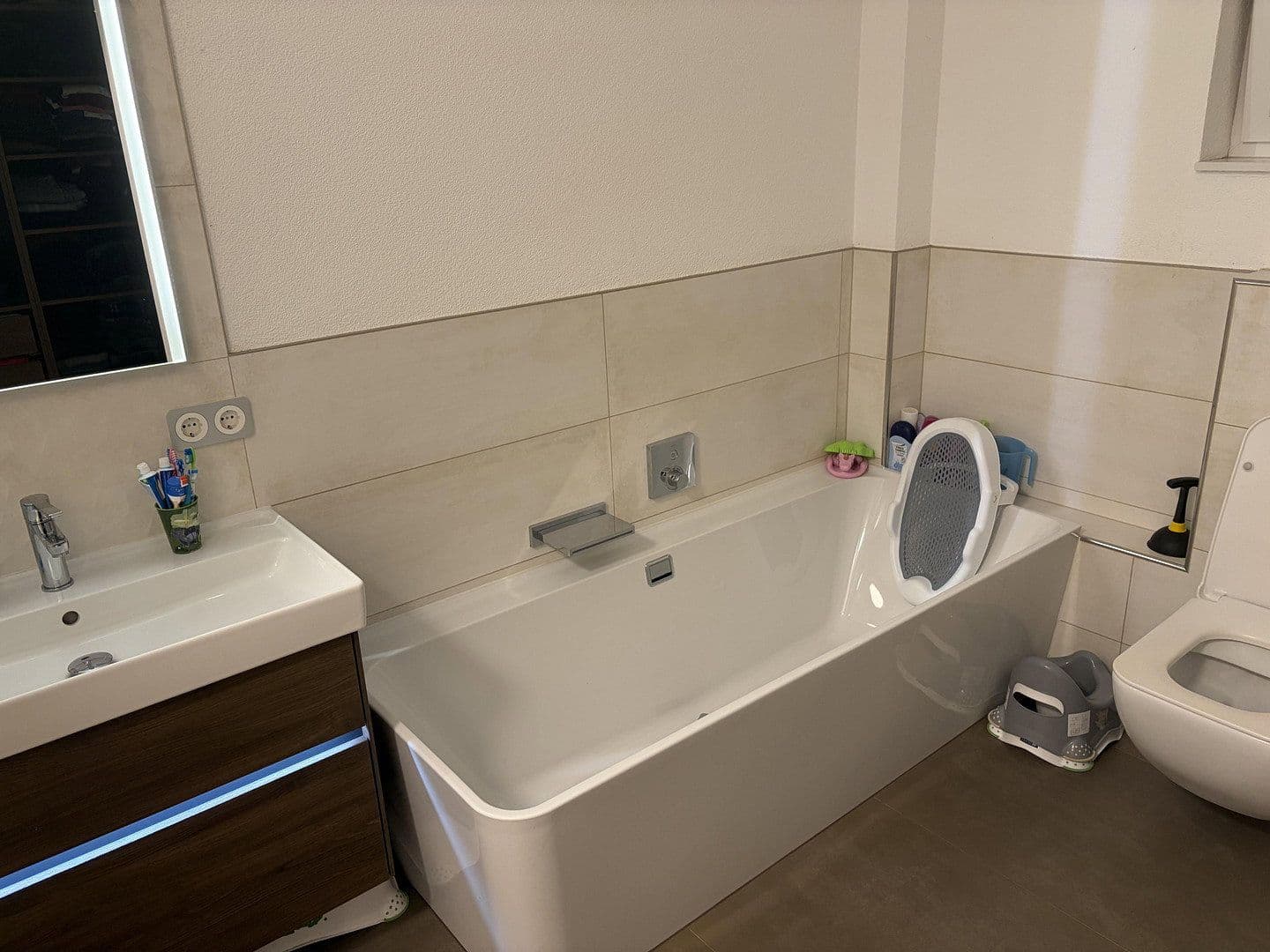 Prodej bytu 6+1 172 m², Niefern-Öschelbronn, Bádensko-Württembersko Prodej bytu 6+1 172 m², Niefern-Öschelbronn, Bádensko-Württembersko