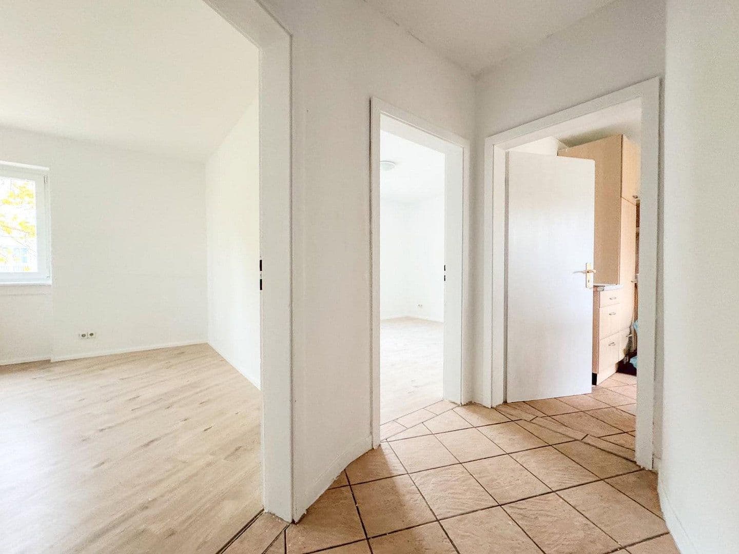 Pronájem bytu 2+1 50 m², Pforzheim, Bádensko-Württembersko Pronájem bytu 2+1 50 m², Pforzheim, Bádensko-Württembersko