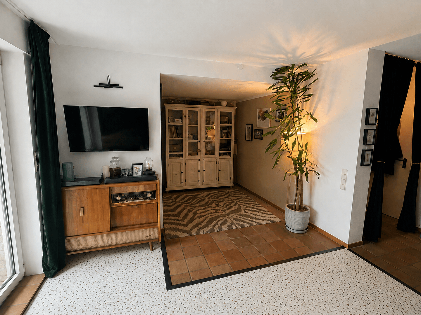 Prodej bytu 2+1 60 m², Köln, Severní Porýní-Vestfálsko Prodej bytu 2+1 60 m², Köln, Severní Porýní-Vestfálsko