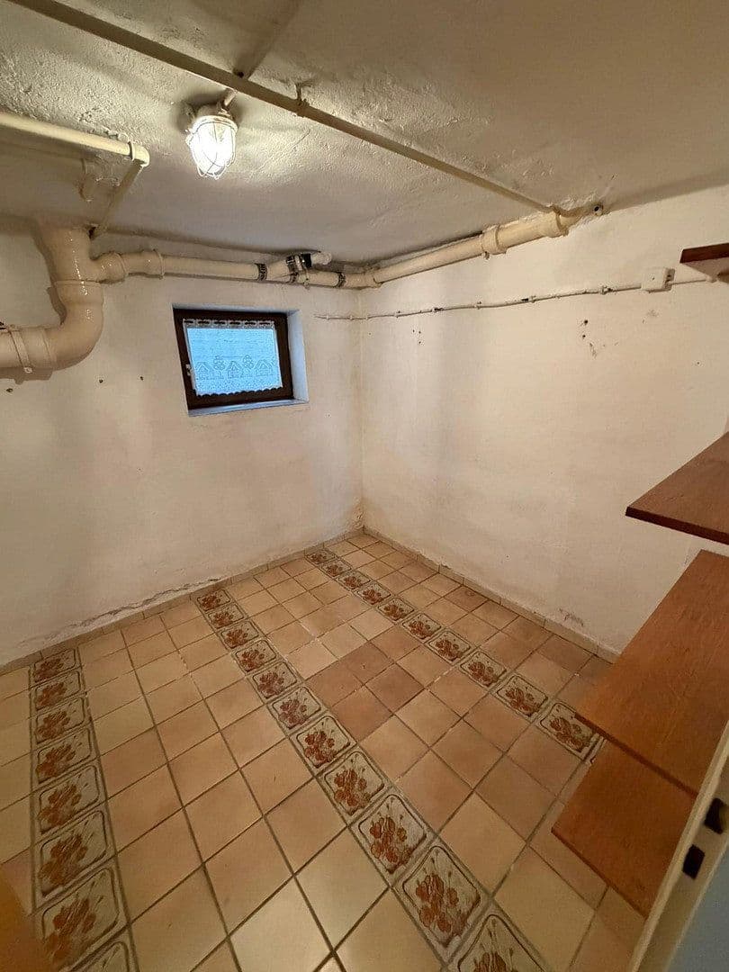 Prodej domu 117 m², pozemek 910 m², Gartenstr. 7, Breitenbrunn, Bavorsko Prodej domu 117 m², pozemek 910 m², Gartenstr. 7, Breitenbrunn, Bavorsko