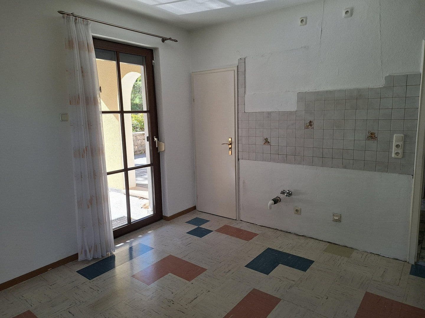 Prodej domu 117 m², pozemek 910 m², Gartenstr. 7, Breitenbrunn, Bavorsko Prodej domu 117 m², pozemek 910 m², Gartenstr. 7, Breitenbrunn, Bavorsko