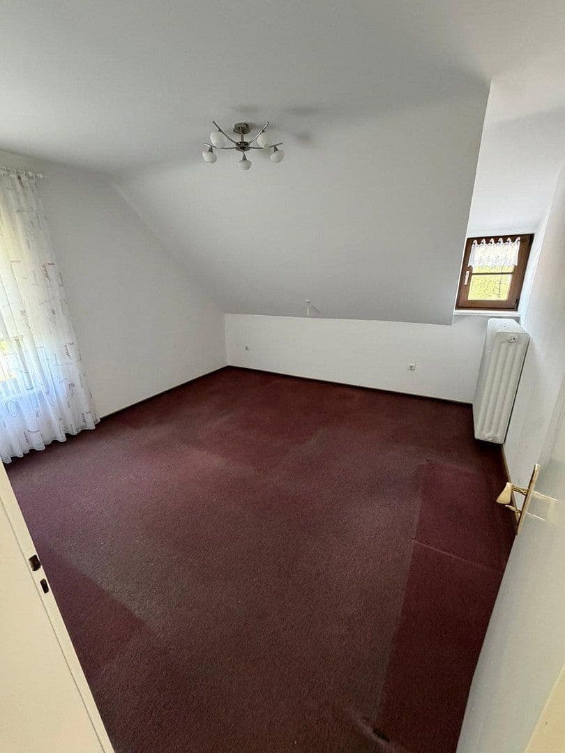 Prodej domu 117 m², pozemek 910 m², Gartenstr. 7, Breitenbrunn, Bavorsko Prodej domu 117 m², pozemek 910 m², Gartenstr. 7, Breitenbrunn, Bavorsko