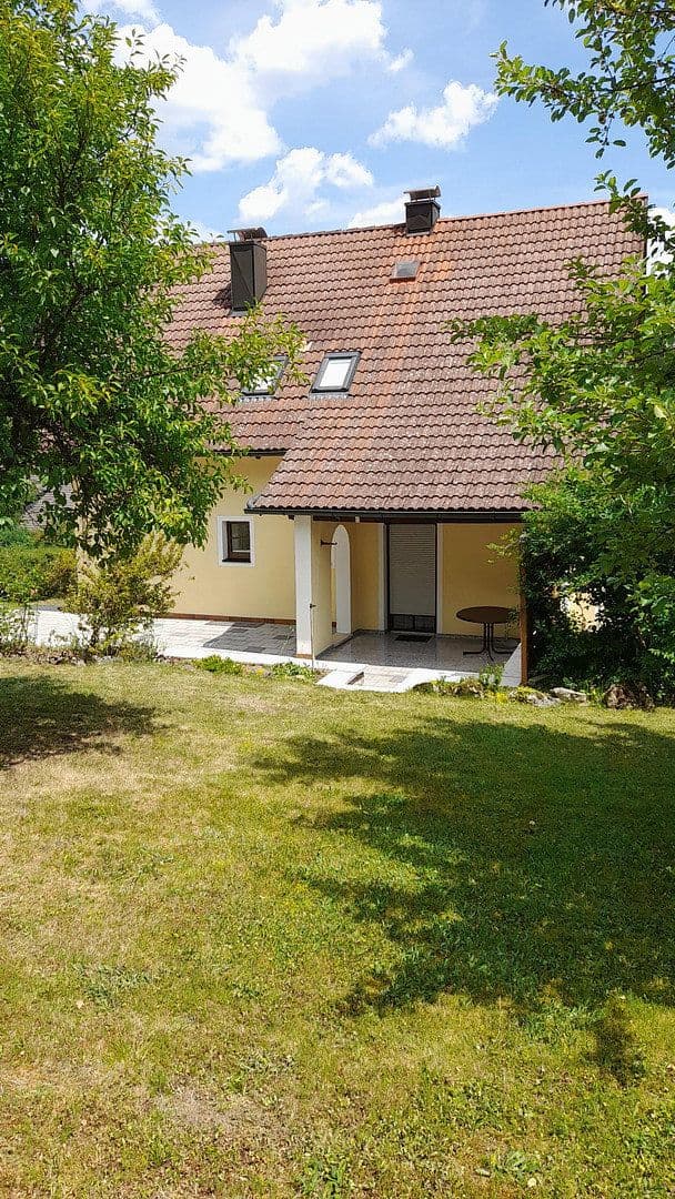 Prodej domu 117 m², pozemek 910 m², Gartenstr. 7, Breitenbrunn, Bavorsko Prodej domu 117 m², pozemek 910 m², Gartenstr. 7, Breitenbrunn, Bavorsko