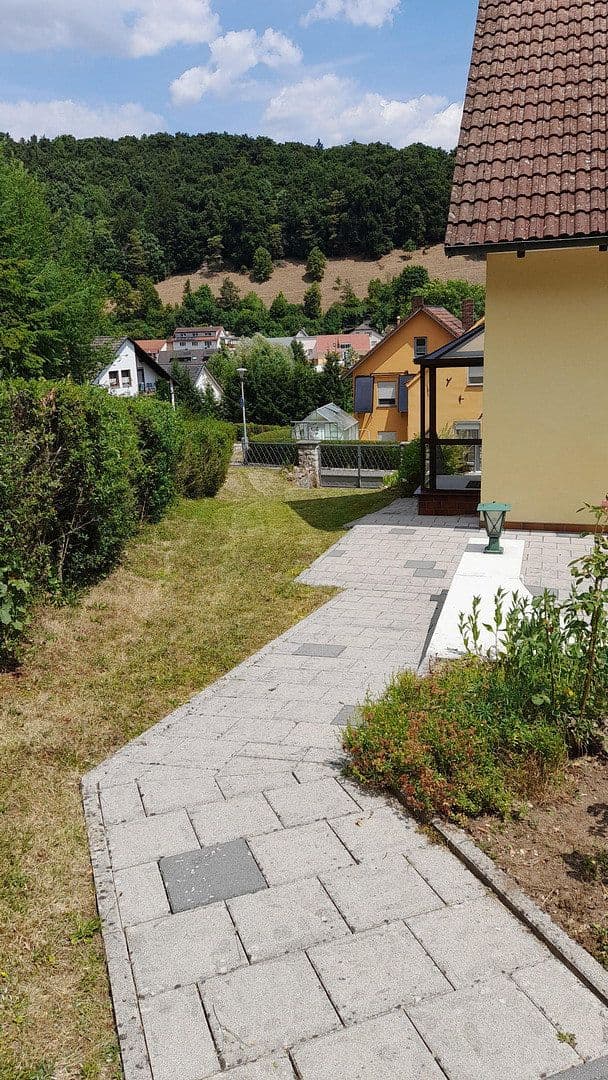 Prodej domu 117 m², pozemek 910 m², Gartenstr. 7, Breitenbrunn, Bavorsko Prodej domu 117 m², pozemek 910 m², Gartenstr. 7, Breitenbrunn, Bavorsko
