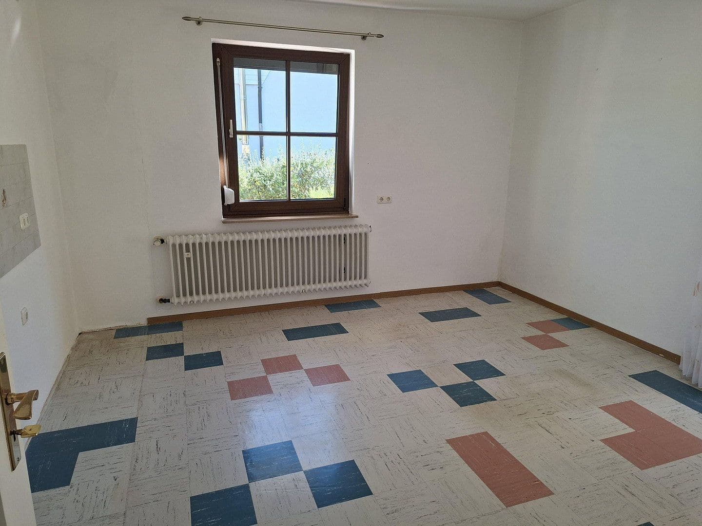 Prodej domu 117 m², pozemek 910 m², Gartenstr. 7, Breitenbrunn, Bavorsko Prodej domu 117 m², pozemek 910 m², Gartenstr. 7, Breitenbrunn, Bavorsko
