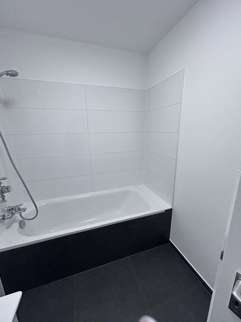 Pronájem bytu 3+1 76 m², Pestalozzistraße 1, Germering, Bavorsko Pronájem bytu 3+1 76 m², Pestalozzistraße 1, Germering, Bavorsko