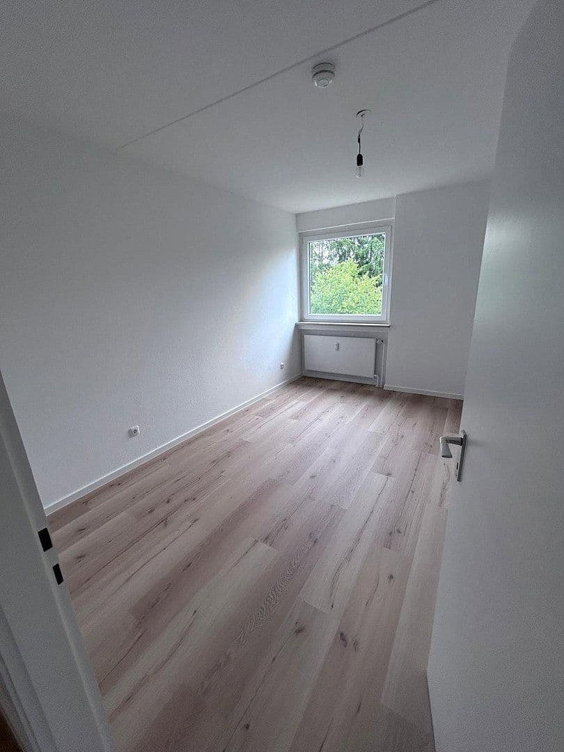 Pronájem bytu 3+1 76 m², Pestalozzistraße 1, Germering, Bavorsko Pronájem bytu 3+1 76 m², Pestalozzistraße 1, Germering, Bavorsko