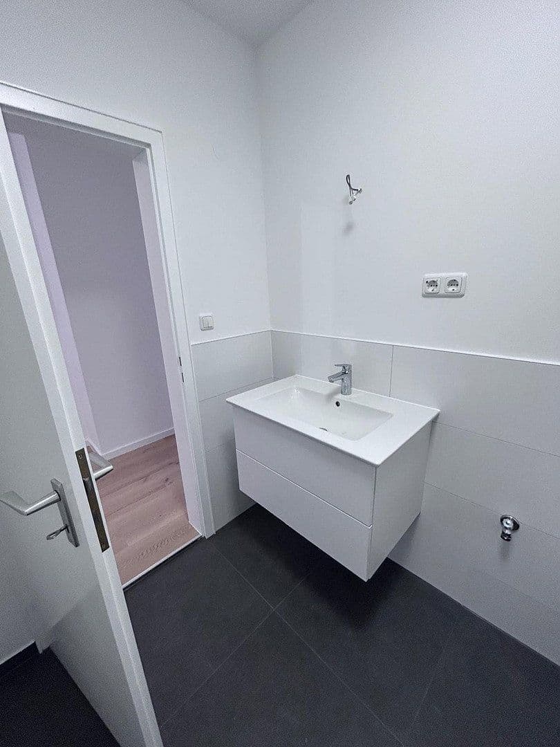 Pronájem bytu 3+1 76 m², Pestalozzistraße 1, Germering, Bavorsko Pronájem bytu 3+1 76 m², Pestalozzistraße 1, Germering, Bavorsko