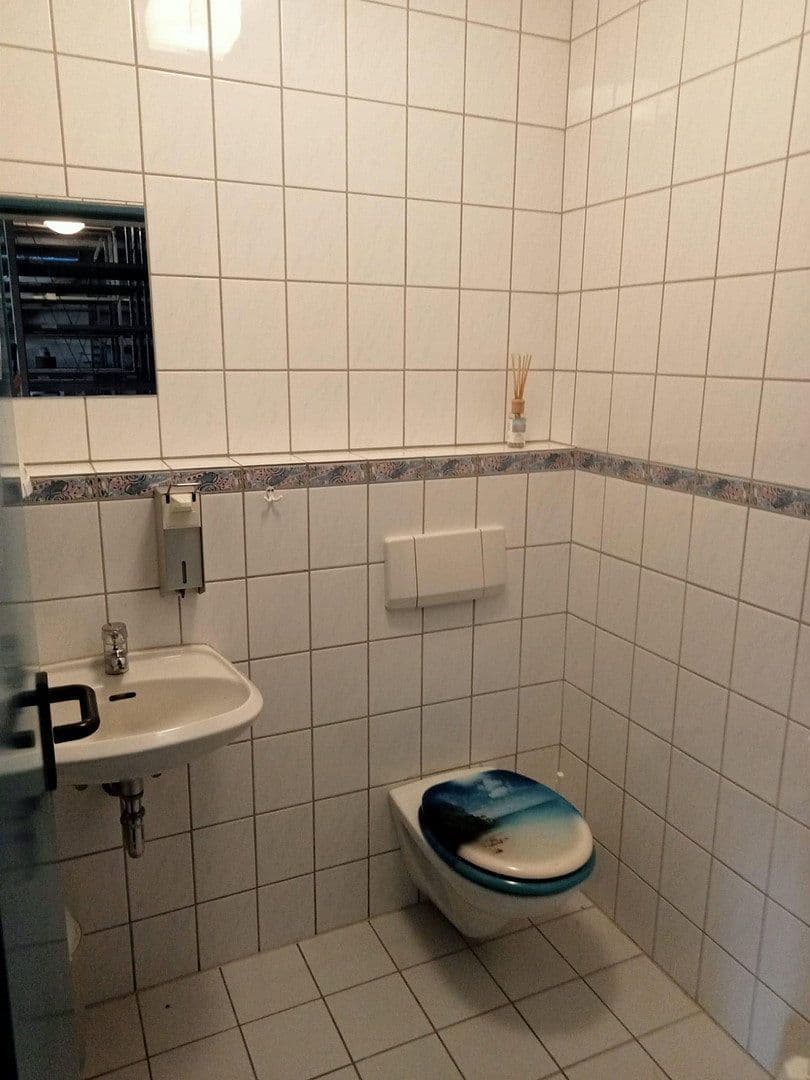 Pronájem nebytového prostoru 2.100 m², Auenweg 20, Eichendorf, Bavorsko Pronájem nebytového prostoru 2.100 m², Auenweg 20, Eichendorf, Bavorsko