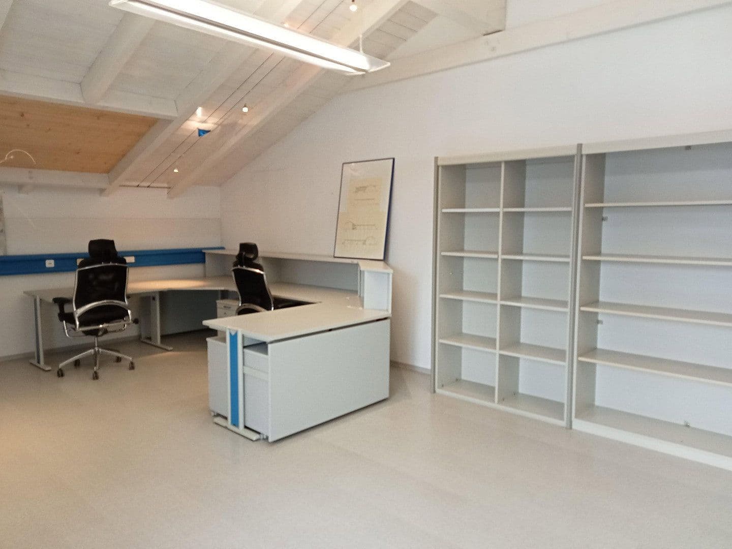 Pronájem nebytového prostoru 2.100 m², Auenweg 20, Eichendorf, Bavorsko Pronájem nebytového prostoru 2.100 m², Auenweg 20, Eichendorf, Bavorsko