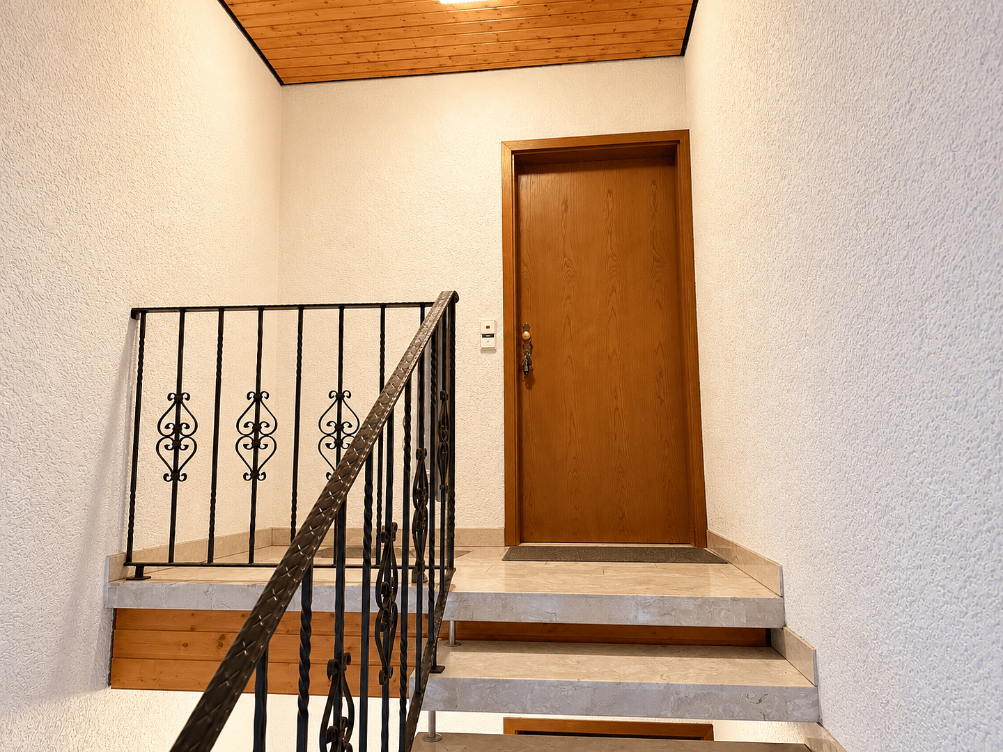 Prodej domu 358 m², pozemek 482 m², Marxzell, Bádensko-Württembersko Prodej domu 358 m², pozemek 482 m², Marxzell, Bádensko-Württembersko