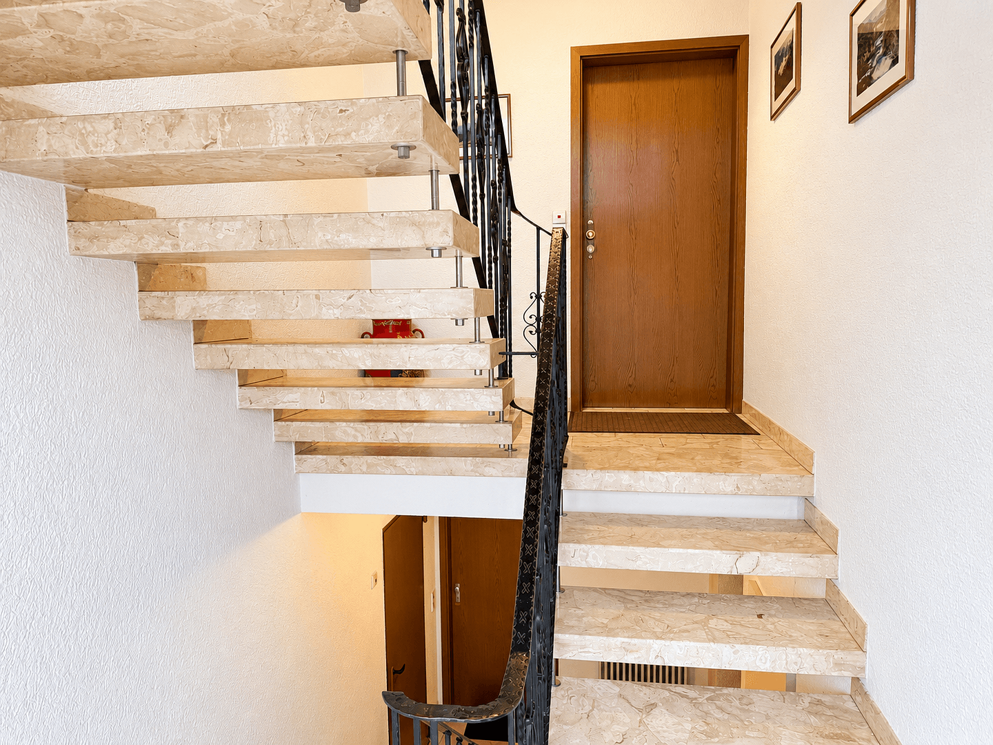 Prodej domu 358 m², pozemek 482 m², Marxzell, Bádensko-Württembersko Prodej domu 358 m², pozemek 482 m², Marxzell, Bádensko-Württembersko