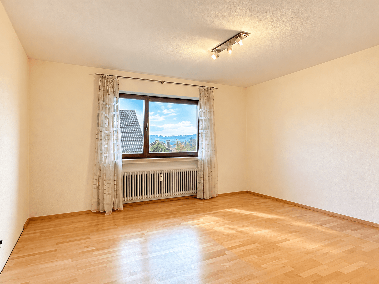 Prodej domu 358 m², pozemek 482 m², Marxzell, Bádensko-Württembersko Prodej domu 358 m², pozemek 482 m², Marxzell, Bádensko-Württembersko