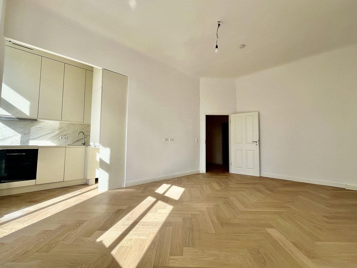 Pronájem bytu 3+1 59 m², Schöneberger Str. 9, Berlin, Berlín Pronájem bytu 3+1 59 m², Schöneberger Str. 9, Berlin, Berlín