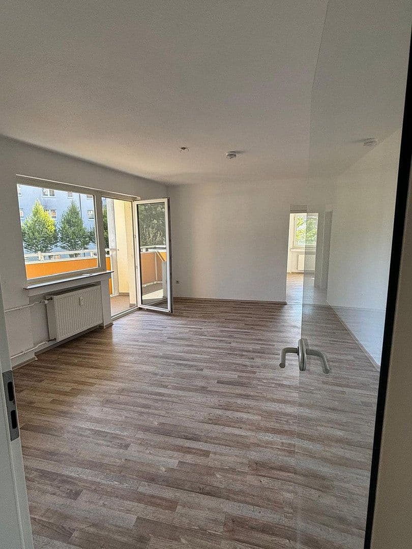 Pronájem bytu 3+1 65 m², Drei Knappen 18, Oberhausen, Severní Porýní-Vestfálsko Pronájem bytu 3+1 65 m², Drei Knappen 18, Oberhausen, Severní Porýní-Vestfálsko