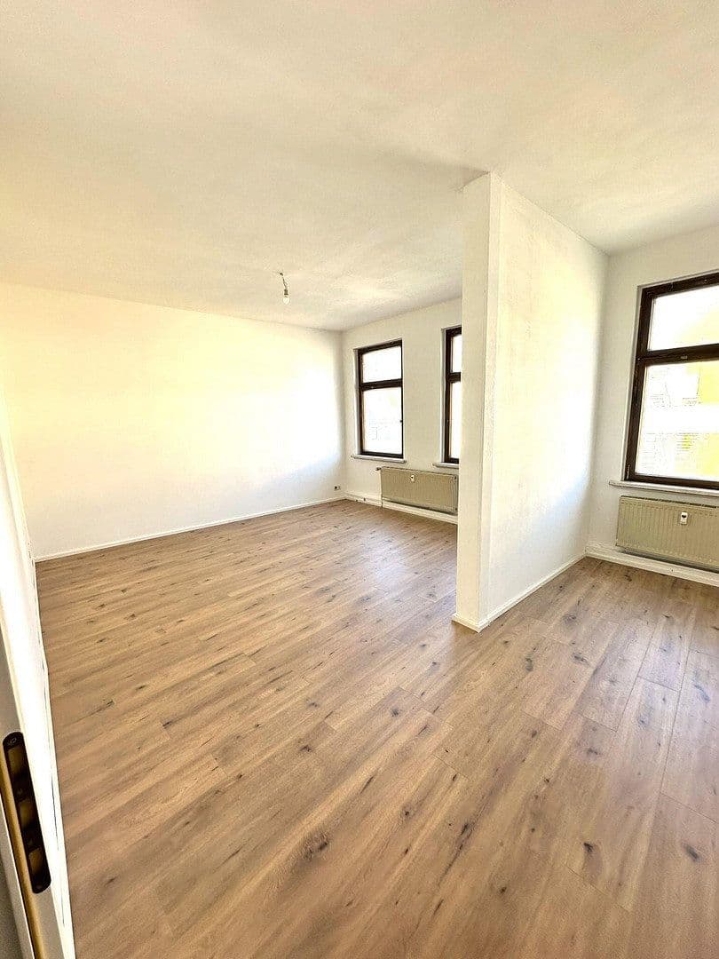 Pronájem bytu 4+1 110 m², Darrplatz 13, Apolda, Durynsko Pronájem bytu 4+1 110 m², Darrplatz 13, Apolda, Durynsko
