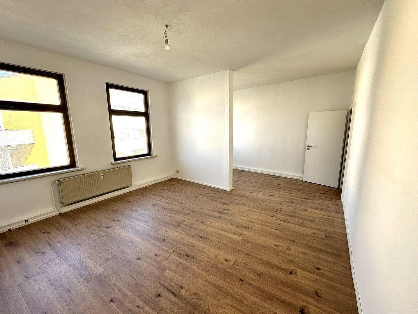 Pronájem bytu 4+1 110 m², Darrplatz 13, Apolda, Durynsko Pronájem bytu 4+1 110 m², Darrplatz 13, Apolda, Durynsko