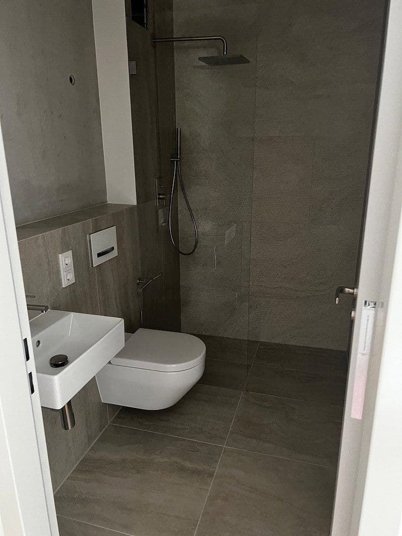 Pronájem bytu 3+1 87 m², Lerchenfeldstraße 28, München, Bavorsko Pronájem bytu 3+1 87 m², Lerchenfeldstraße 28, München, Bavorsko