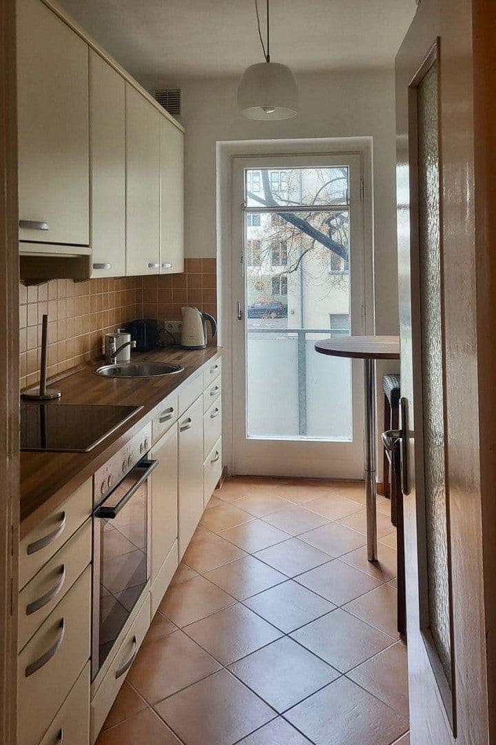 Prodej bytu 2+1 62 m², Düsseldorfer Str. 41, Berlin, Berlín Prodej bytu 2+1 62 m², Düsseldorfer Str. 41, Berlin, Berlín