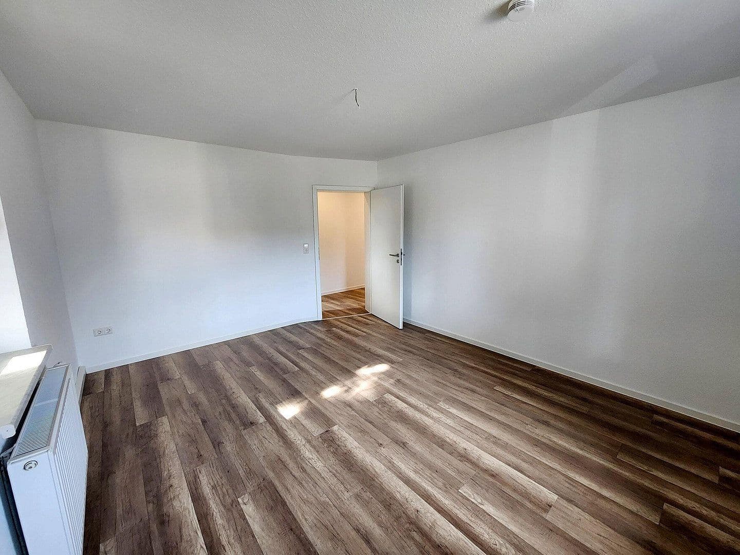 Pronájem bytu 3+1 68 m², Rudolf-Breitscheid-Straße 21, Lichtenstein/Sachsen, Sasko Pronájem bytu 3+1 68 m², Rudolf-Breitscheid-Straße 21, Lichtenstein/Sachsen, Sasko