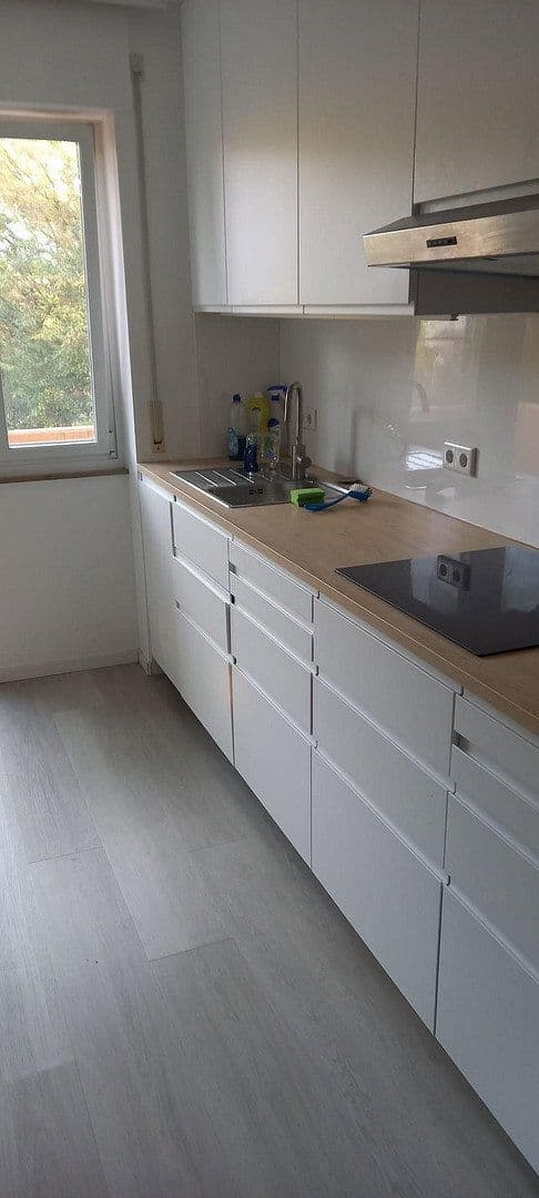Prodej bytu 3+1 80 m², Einsteintr. 3, Stuttgart, Bádensko-Württembersko Prodej bytu 3+1 80 m², Einsteintr. 3, Stuttgart, Bádensko-Württembersko