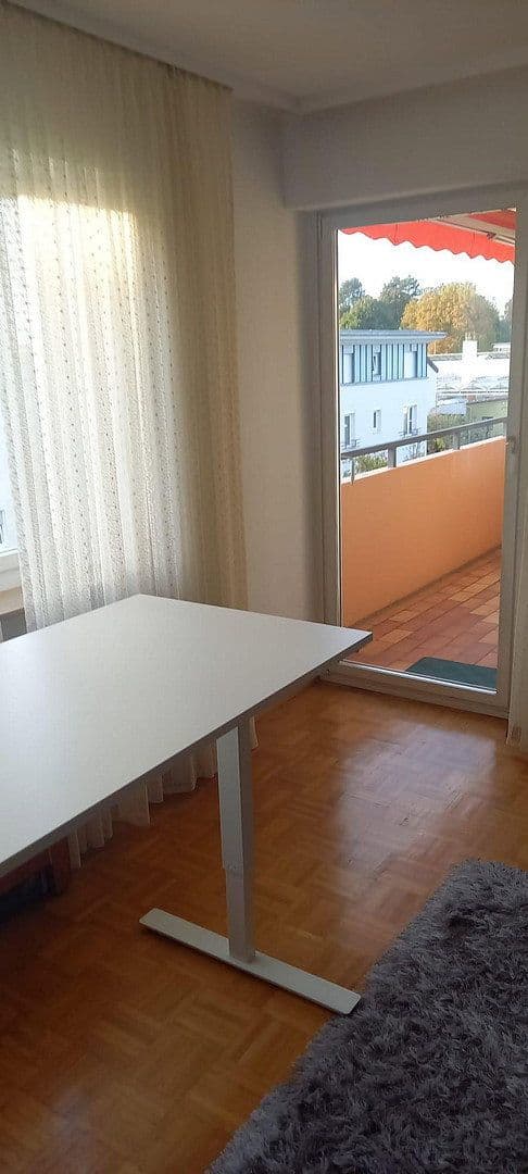 Prodej bytu 3+1 80 m², Einsteintr. 3, Stuttgart, Bádensko-Württembersko Prodej bytu 3+1 80 m², Einsteintr. 3, Stuttgart, Bádensko-Württembersko