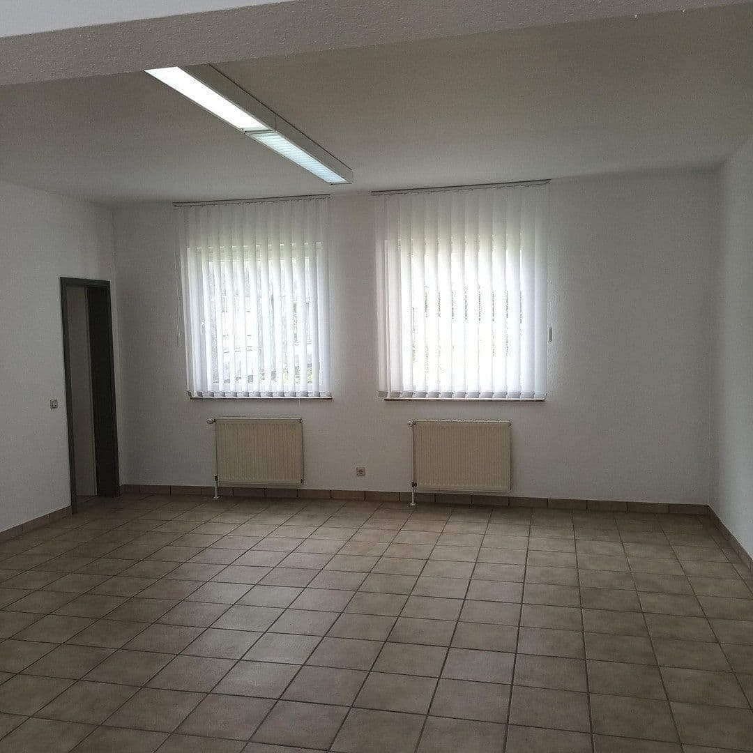 Pronájem nebytového prostoru 860 m², Neunkirchen, Severní Porýní-Vestfálsko Pronájem nebytového prostoru 860 m², Neunkirchen, Severní Porýní-Vestfálsko