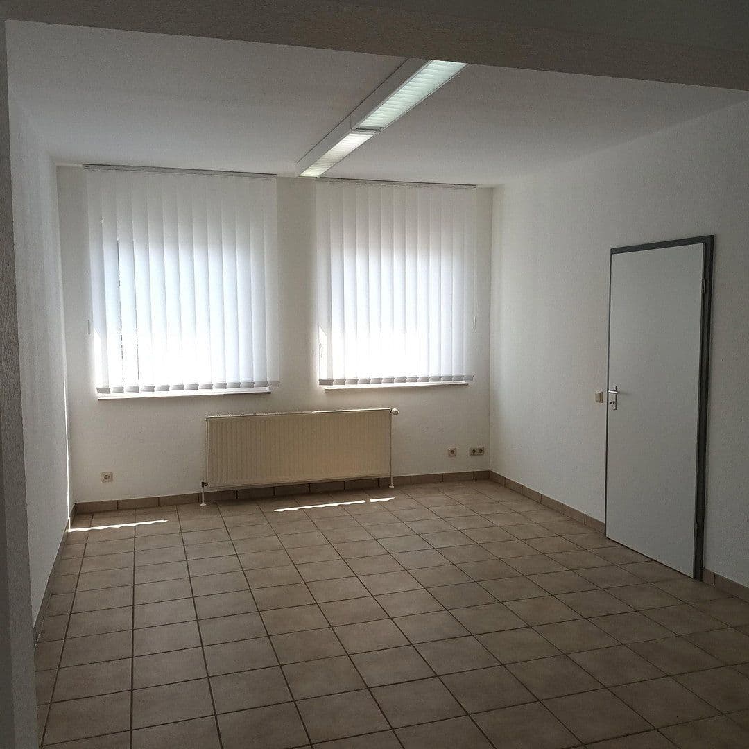 Pronájem nebytového prostoru 860 m², Neunkirchen, Severní Porýní-Vestfálsko Pronájem nebytového prostoru 860 m², Neunkirchen, Severní Porýní-Vestfálsko