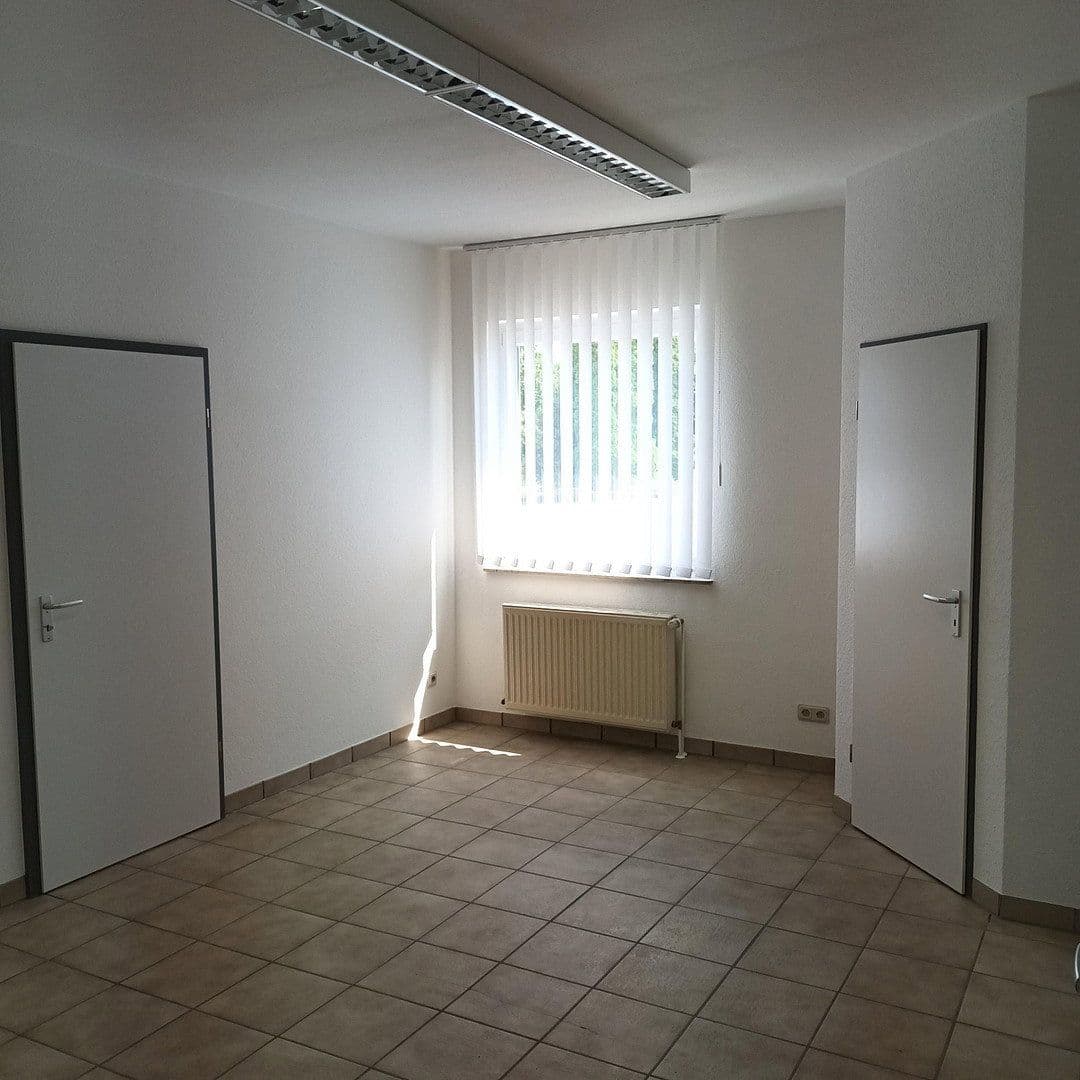 Pronájem nebytového prostoru 860 m², Neunkirchen, Severní Porýní-Vestfálsko Pronájem nebytového prostoru 860 m², Neunkirchen, Severní Porýní-Vestfálsko