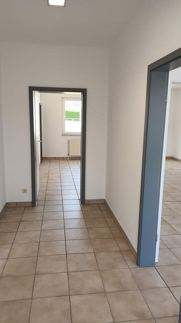 Pronájem nebytového prostoru 860 m², Neunkirchen, Severní Porýní-Vestfálsko Pronájem nebytového prostoru 860 m², Neunkirchen, Severní Porýní-Vestfálsko