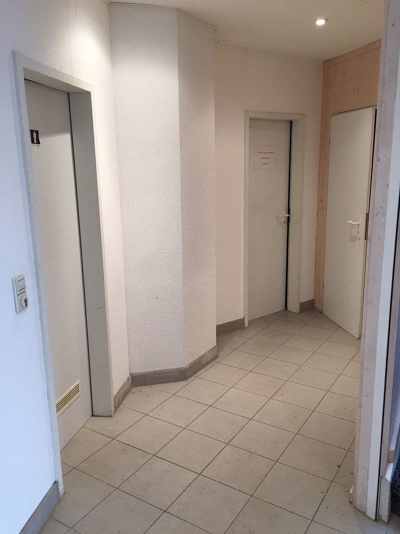 Pronájem nebytového prostoru 450 m², Zum Tälchen 2, Wilsdruff, Sasko Pronájem nebytového prostoru 450 m², Zum Tälchen 2, Wilsdruff, Sasko