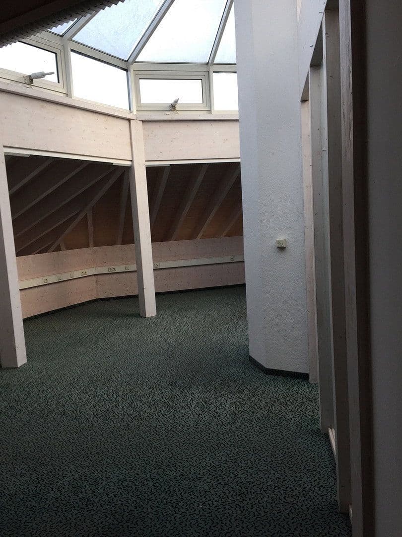 Pronájem nebytového prostoru 450 m², Zum Tälchen 2, Wilsdruff, Sasko Pronájem nebytového prostoru 450 m², Zum Tälchen 2, Wilsdruff, Sasko