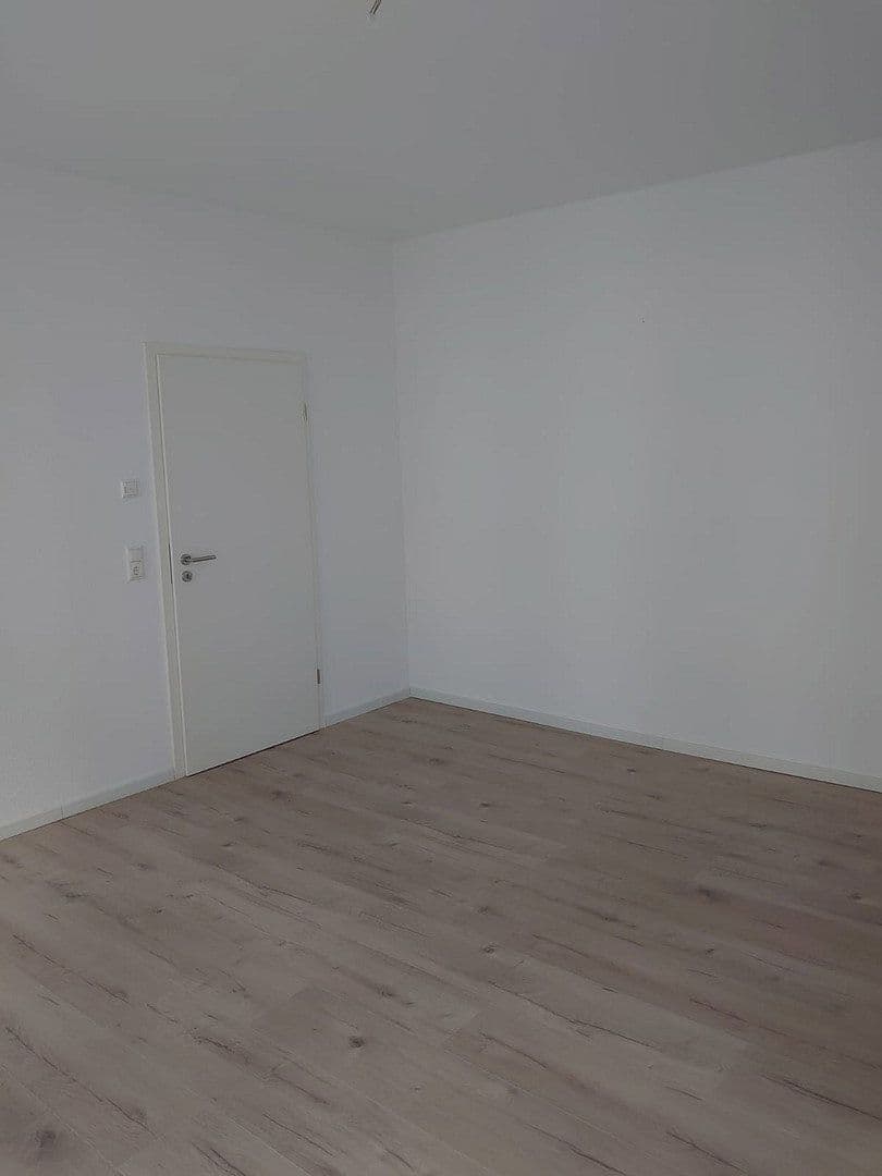 Pronájem bytu 2+1 94 m², Humboldtstraße 8, Reichenbach, Sasko Pronájem bytu 2+1 94 m², Humboldtstraße 8, Reichenbach, Sasko