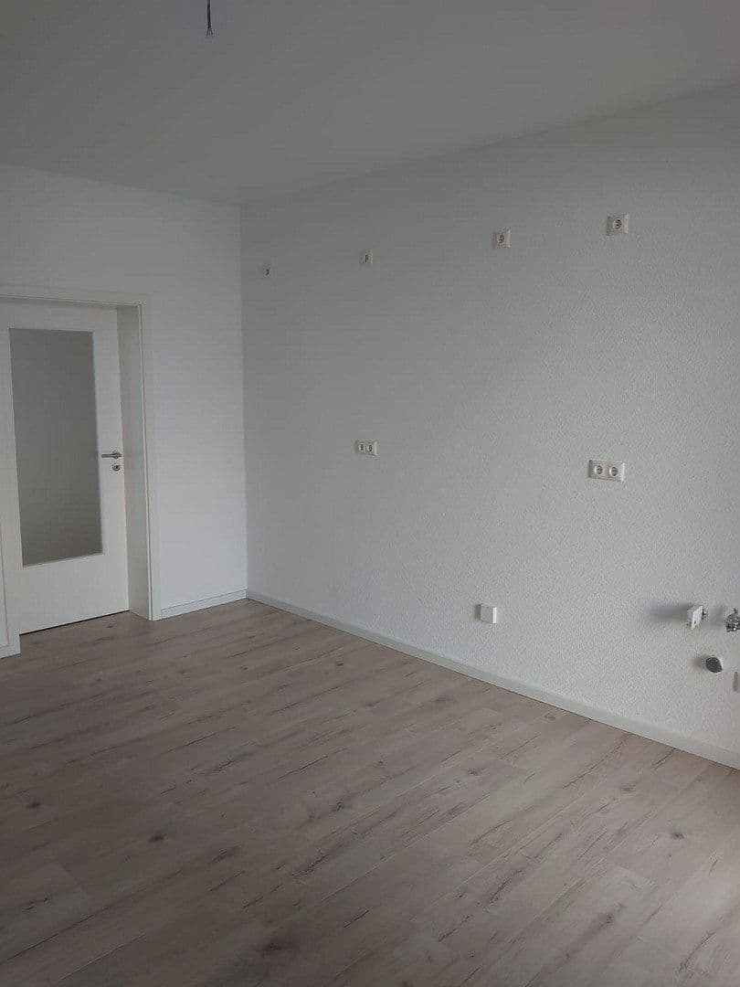Pronájem bytu 2+1 94 m², Humboldtstraße 8, Reichenbach, Sasko Pronájem bytu 2+1 94 m², Humboldtstraße 8, Reichenbach, Sasko
