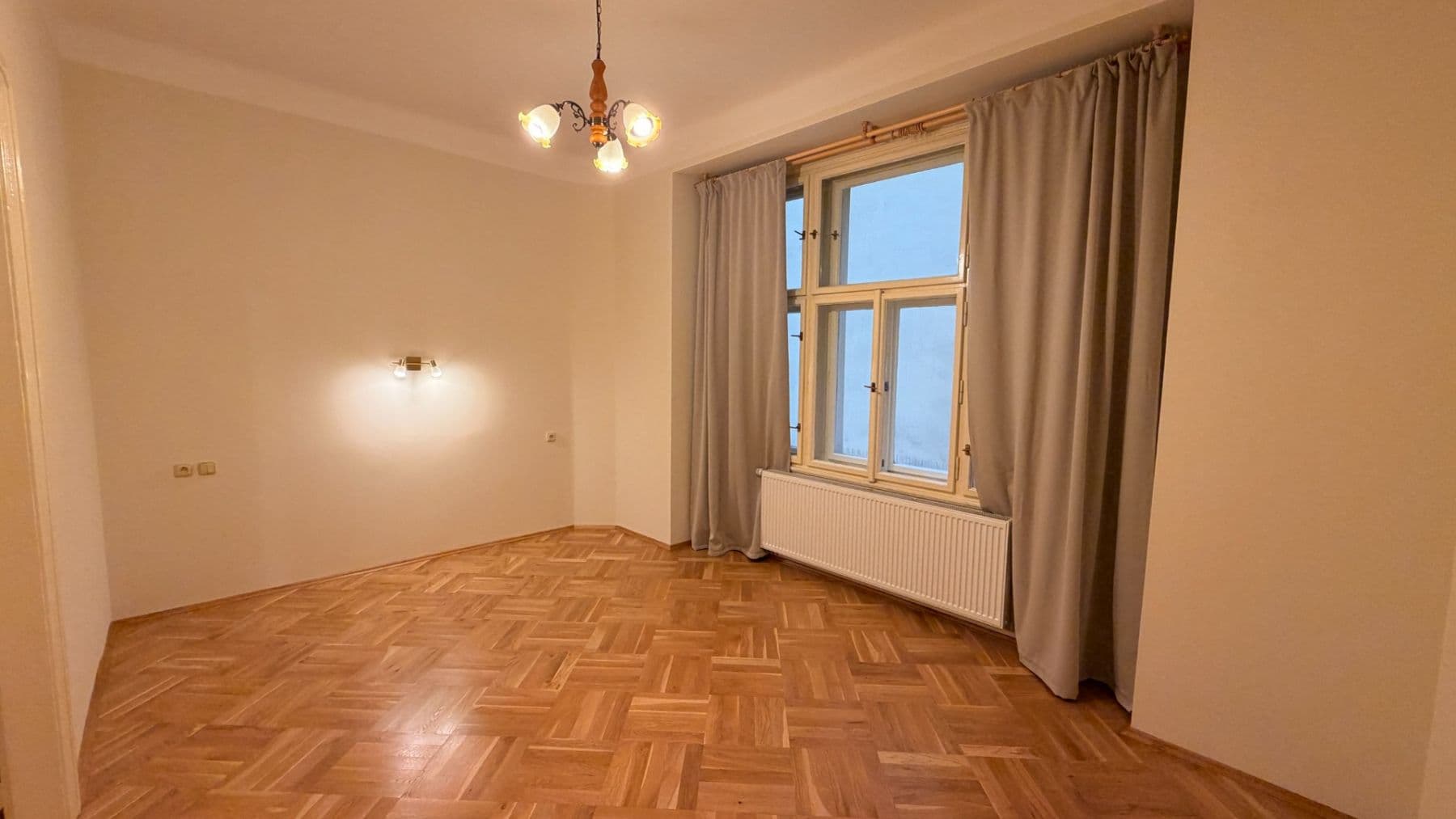 Pronájem bytu 2+1 70 m², Haškova, Praha, Praha Pronájem bytu 2+1 70 m², Haškova, Praha, Praha