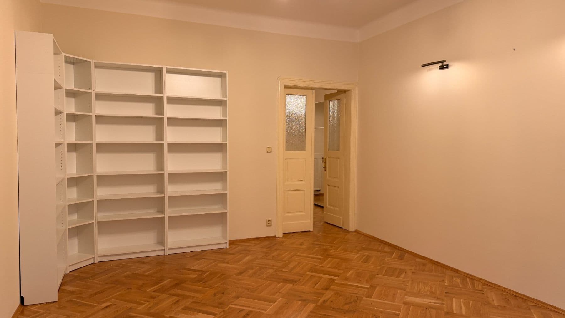 Pronájem bytu 2+1 70 m², Haškova, Praha, Praha Pronájem bytu 2+1 70 m², Haškova, Praha, Praha