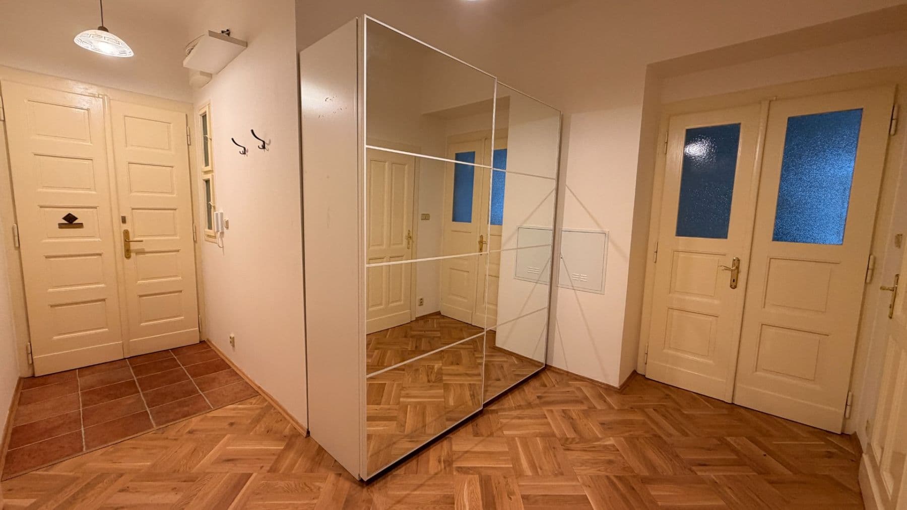 Pronájem bytu 2+1 70 m², Haškova, Praha, Praha Pronájem bytu 2+1 70 m², Haškova, Praha, Praha