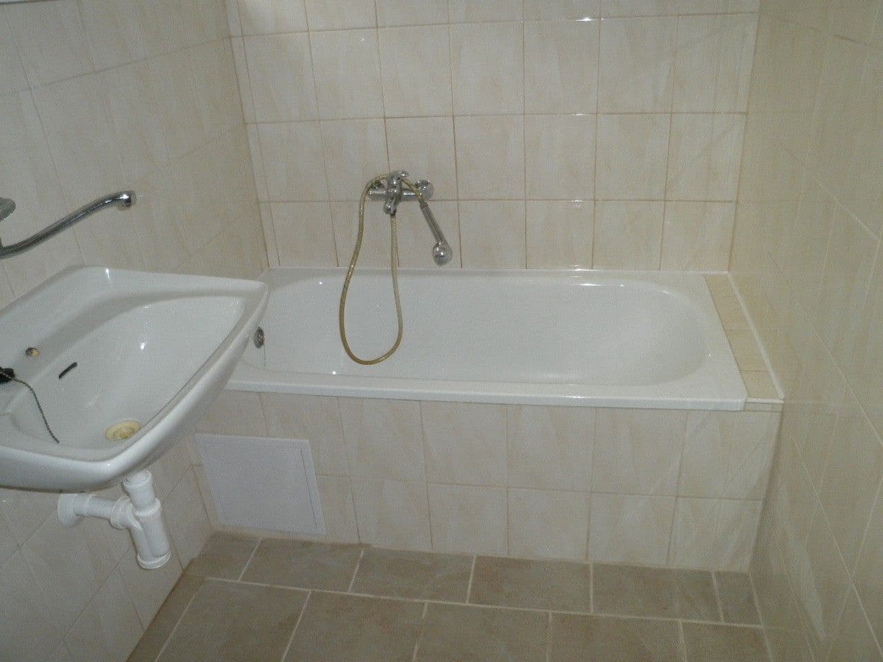Pronájem bytu 1+1 54 m², Pražská, Žatec, Ústecký kraj Pronájem bytu 1+1 54 m², Pražská, Žatec, Ústecký kraj