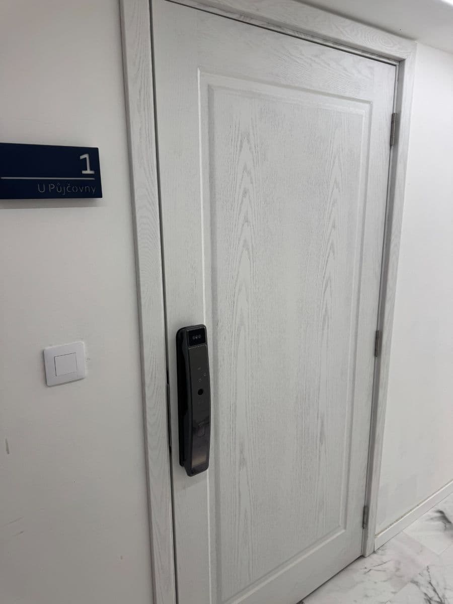 Pronájem bytu 1+kk 33 m², U Půjčovny, Praha, Praha Pronájem bytu 1+kk 33 m², U Půjčovny, Praha, Praha