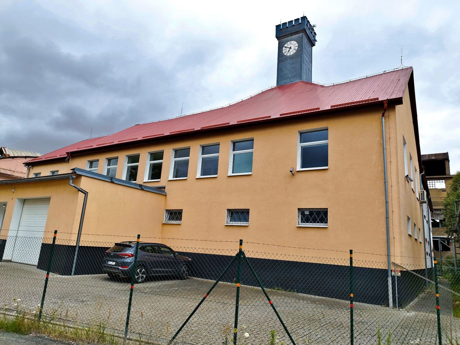 Prodej domu 1.612 m², pozemek 2.585 m², Huťská, Kladno, Středočeský kraj Prodej domu 1.612 m², pozemek 2.585 m², Huťská, Kladno, Středočeský kraj