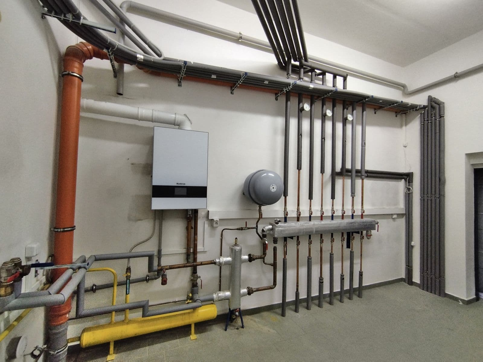 Prodej domu 1.612 m², pozemek 2.585 m², Huťská, Kladno, Středočeský kraj Prodej domu 1.612 m², pozemek 2.585 m², Huťská, Kladno, Středočeský kraj