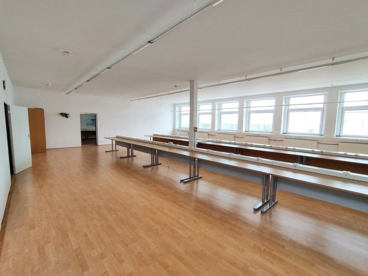 Prodej domu 1.612 m², pozemek 2.585 m², Huťská, Kladno, Středočeský kraj Prodej domu 1.612 m², pozemek 2.585 m², Huťská, Kladno, Středočeský kraj