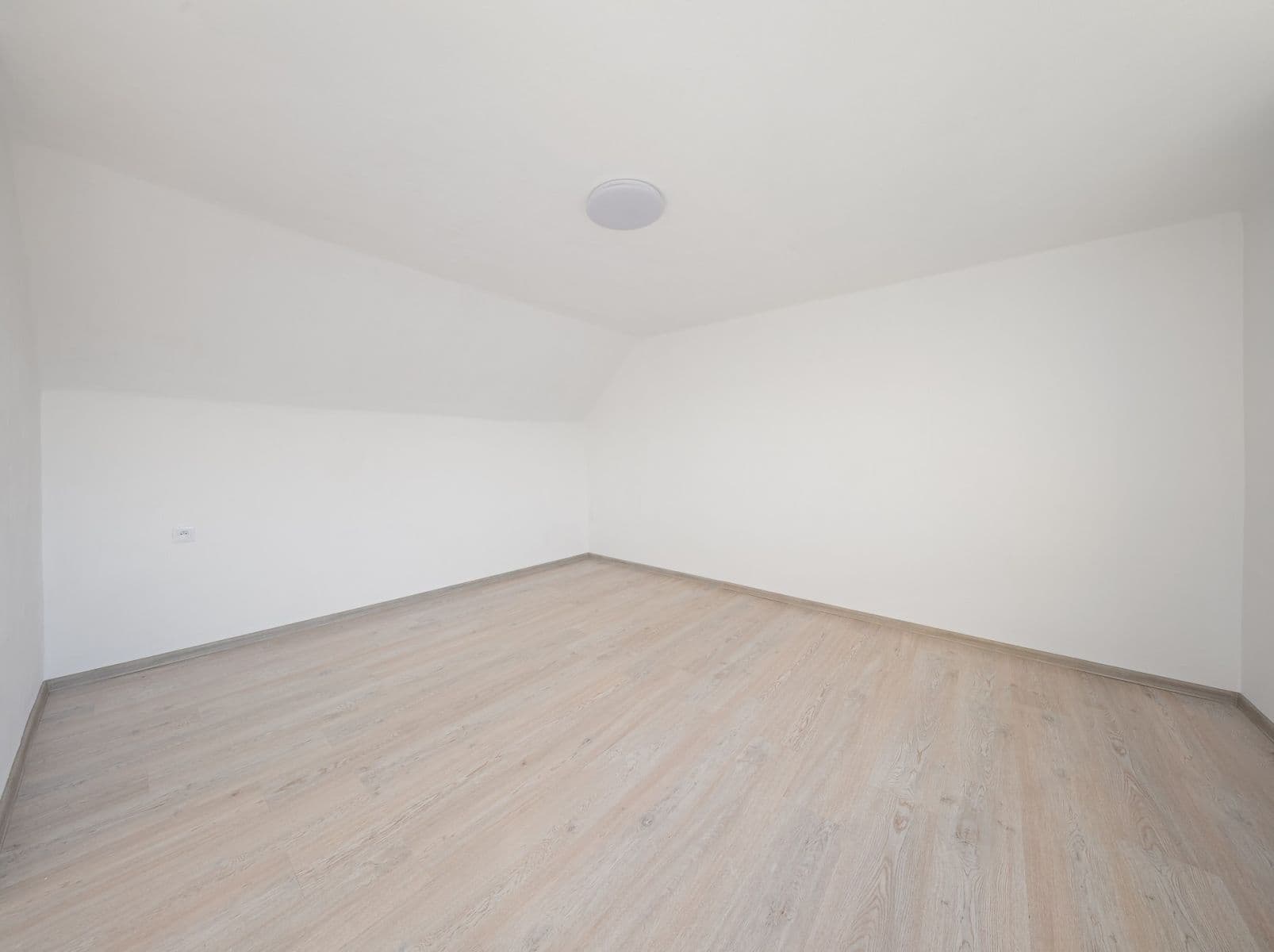 Prodej domu 355 m², pozemek 654 m², Tábor, Jihočeský kraj Prodej domu 355 m², pozemek 654 m², Tábor, Jihočeský kraj
