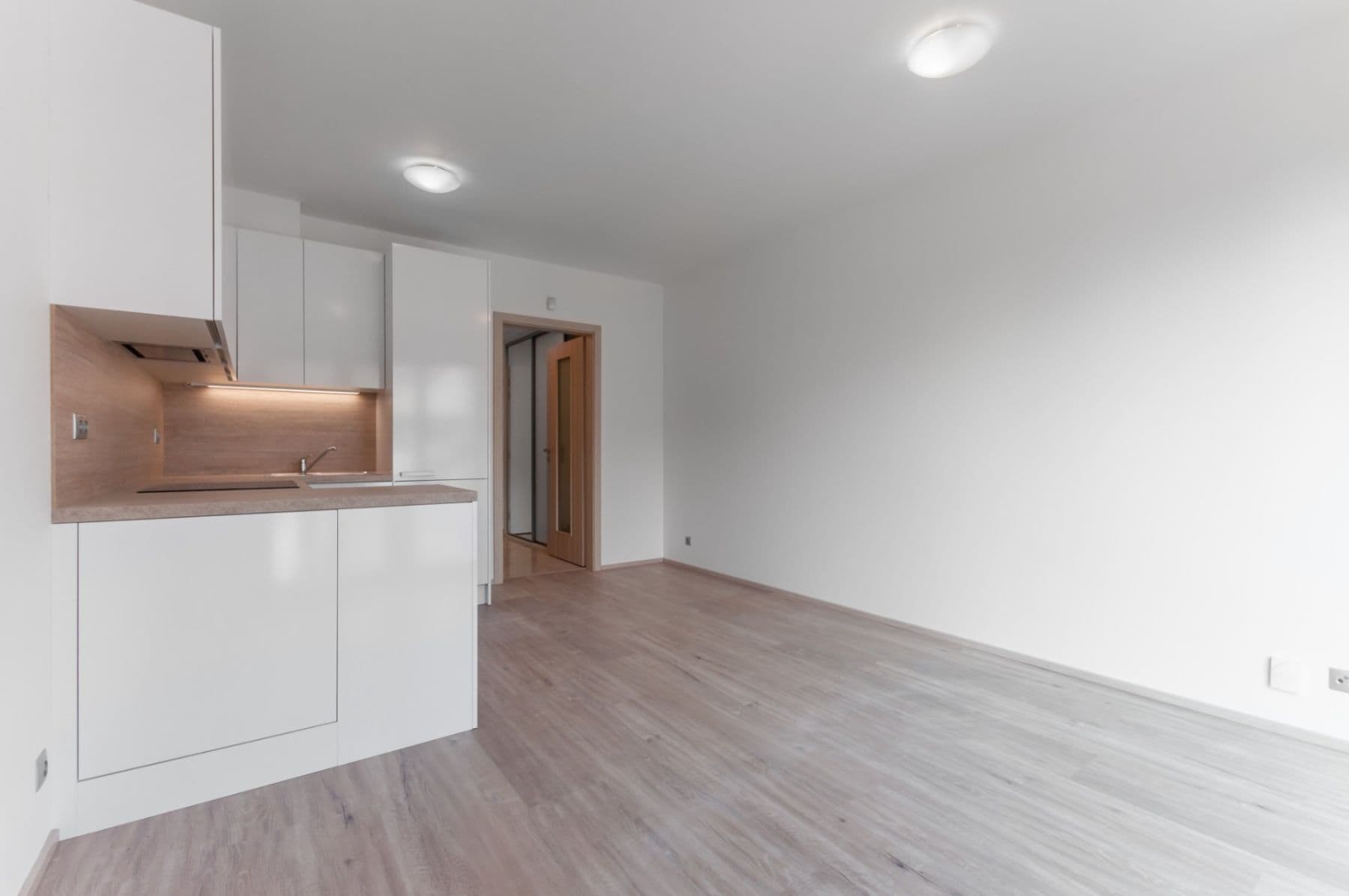 Pronájem bytu 1+kk 28 m², Bassova, Praha, Praha Pronájem bytu 1+kk 28 m², Bassova, Praha, Praha
