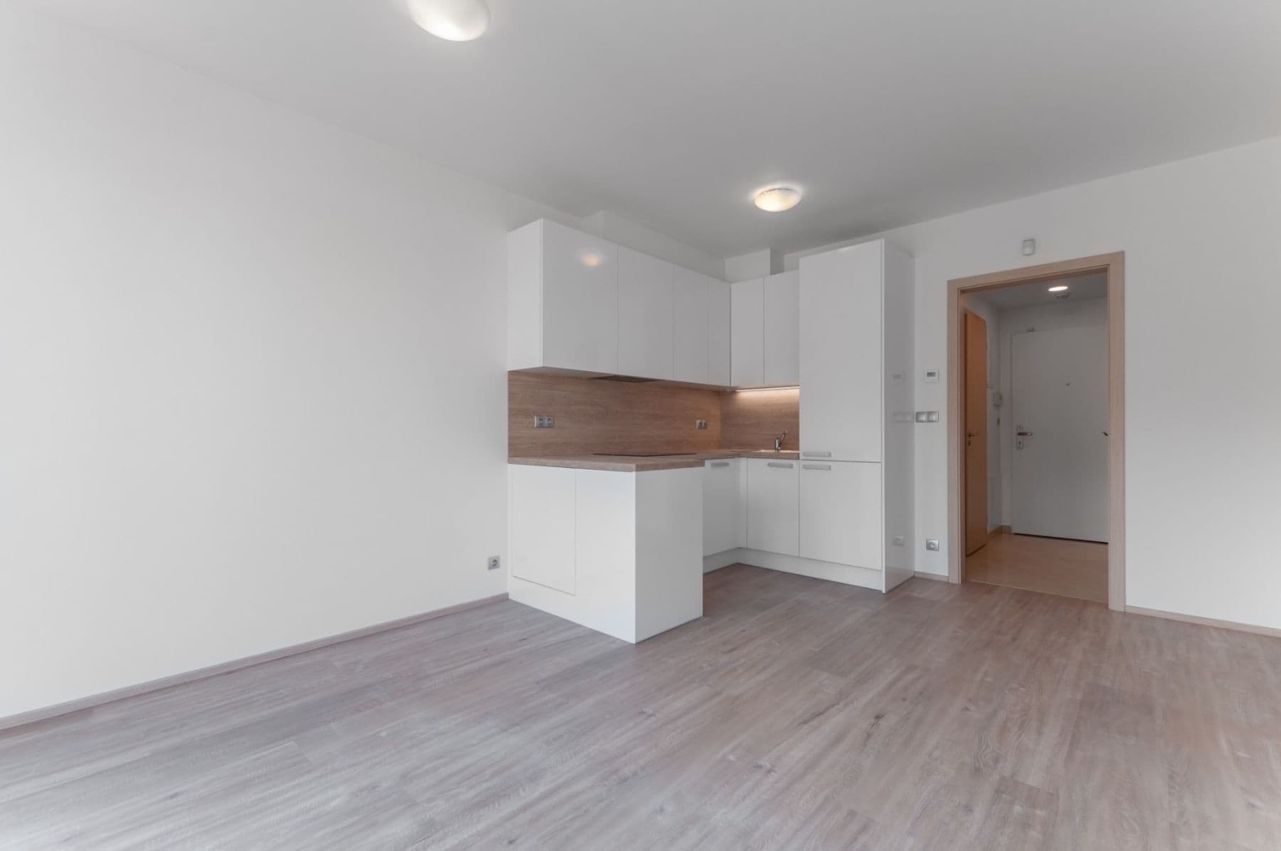 Pronájem bytu 1+kk 28 m², Bassova, Praha, Praha Pronájem bytu 1+kk 28 m², Bassova, Praha, Praha