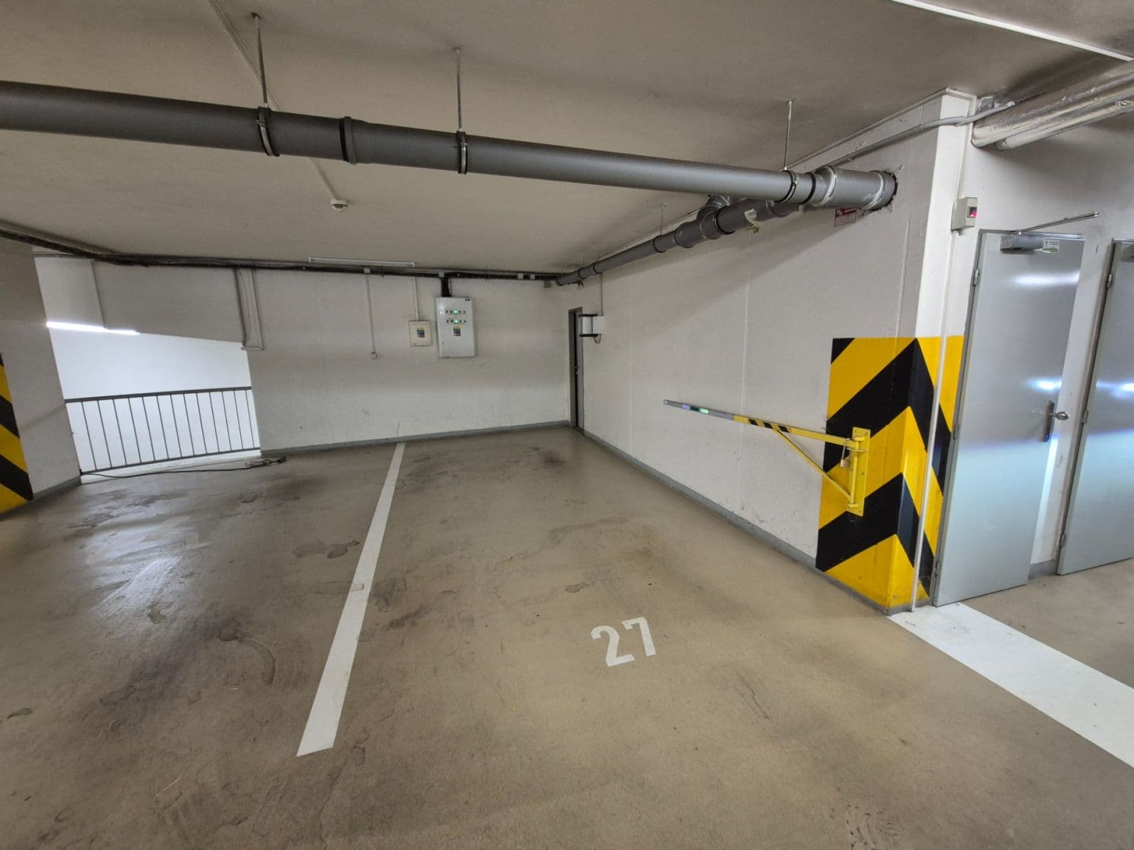Pronájem garáže 26 m², Drahobejlova, Praha, Praha Pronájem garáže 26 m², Drahobejlova, Praha, Praha