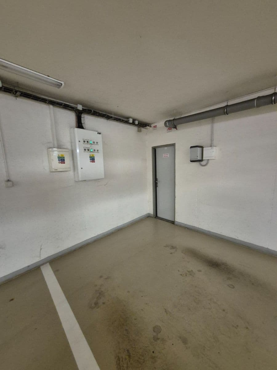 Pronájem garáže 26 m², Drahobejlova, Praha, Praha Pronájem garáže 26 m², Drahobejlova, Praha, Praha
