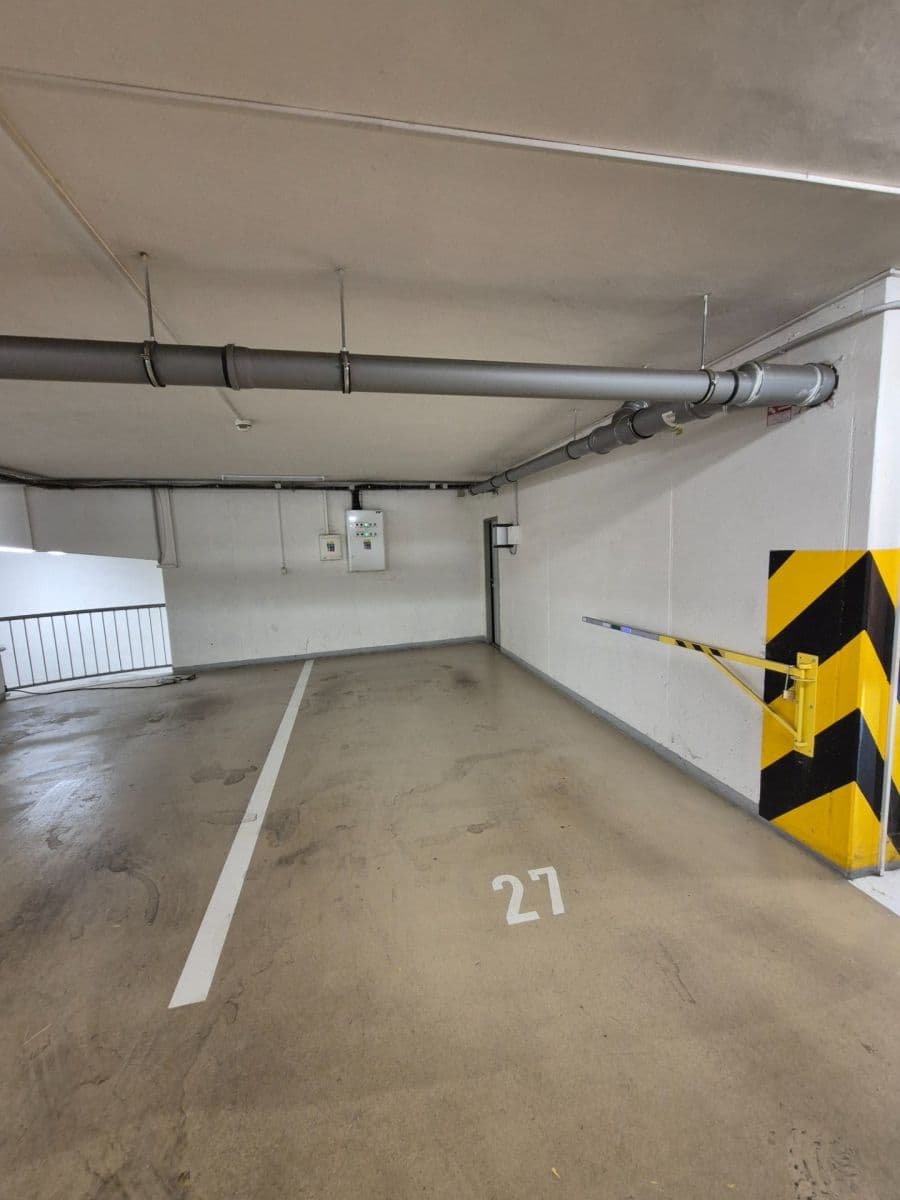 Pronájem garáže 26 m², Drahobejlova, Praha, Praha Pronájem garáže 26 m², Drahobejlova, Praha, Praha